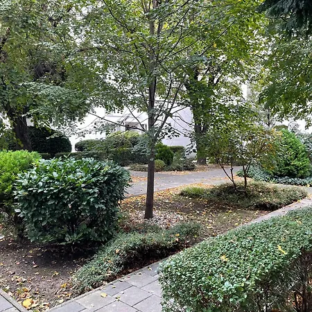 Charming Historic Hideaway Near Center *