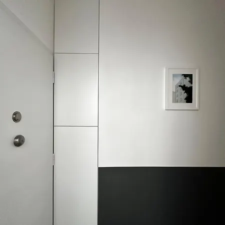 Charming Historic Hideaway Near Center 아파트 *