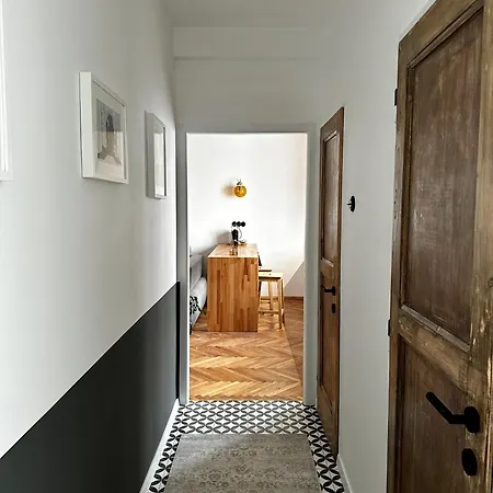 아파트 Charming Historic Hideaway Near Center 브라티슬라바