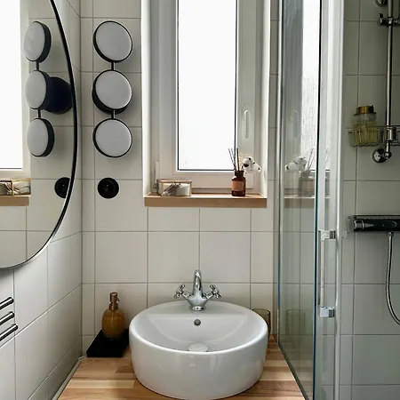 Charming Historic Hideaway Near Center * 브라티슬라바