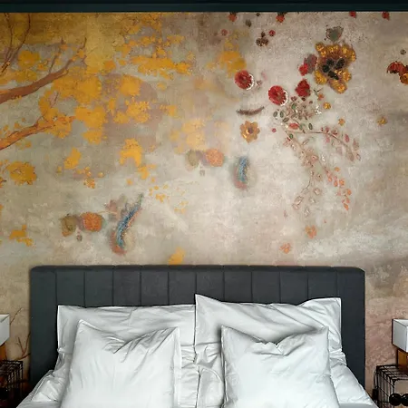 Charming Historic Hideaway Near Center * 브라티슬라바